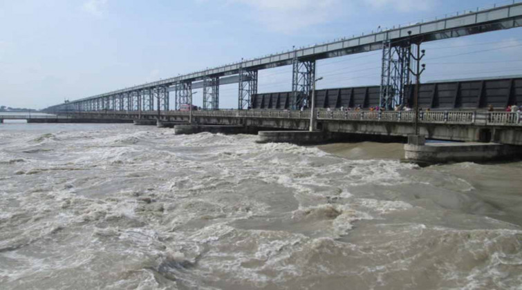 सप्तकोशी नदीमा पानीको बहावमा उतारचढाव